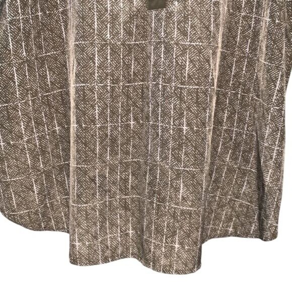 Cato Womens Plus Size 22/24W Green Printed Tunic Top With Short Sleeves & V-Neck - Picture 6 of 10